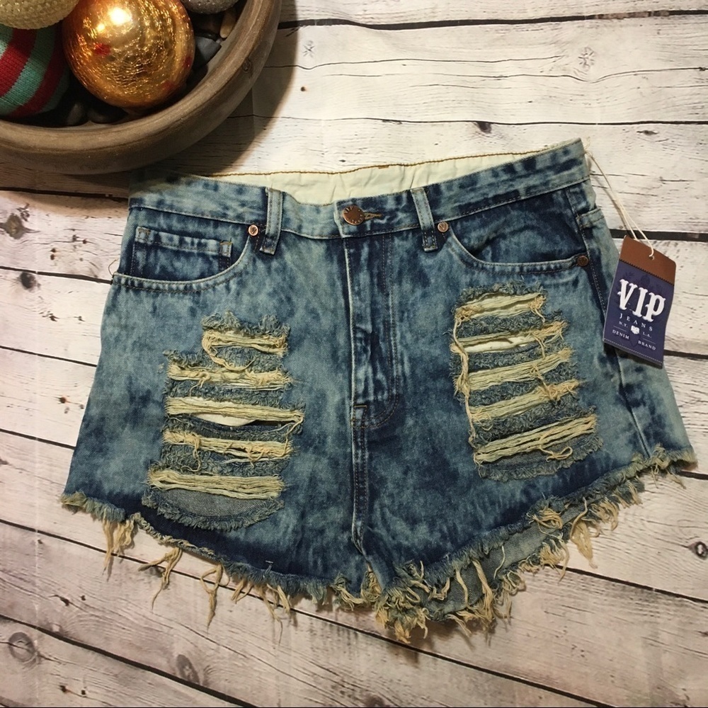 NWT VIP Jeans hi rise distressed acid wash denim shorts.
